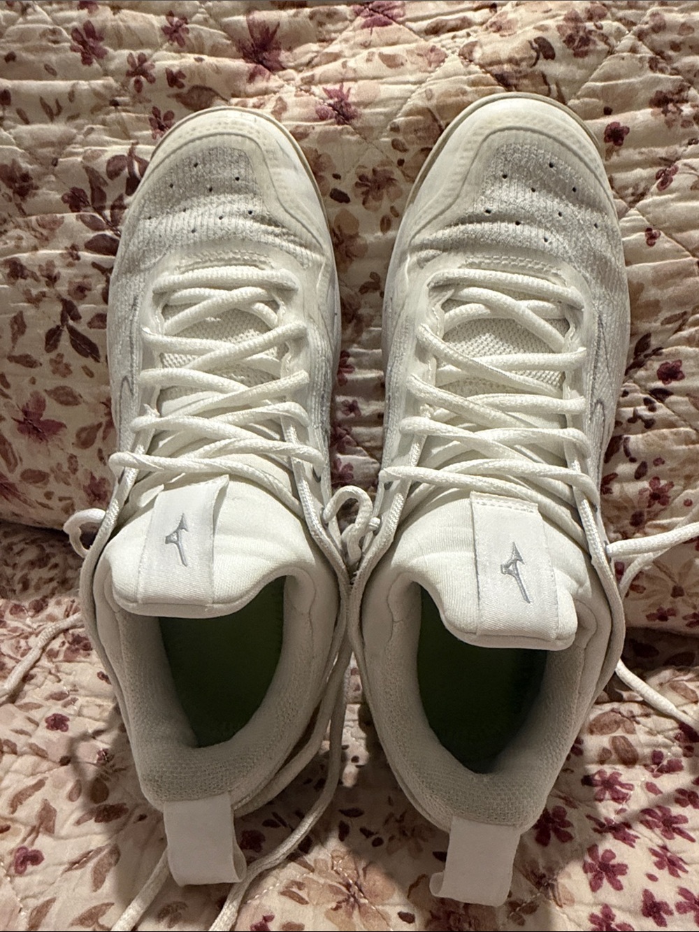 Mizuno White Athletic Sneakers bought for my daughter to use for volleyball.